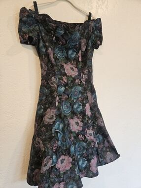 Byer Too Floral 80s Vintage Dress Size 9 100% Cotton With Scallop Neck USA Made.